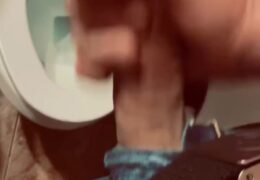 Gay Whore Satisfies Himself